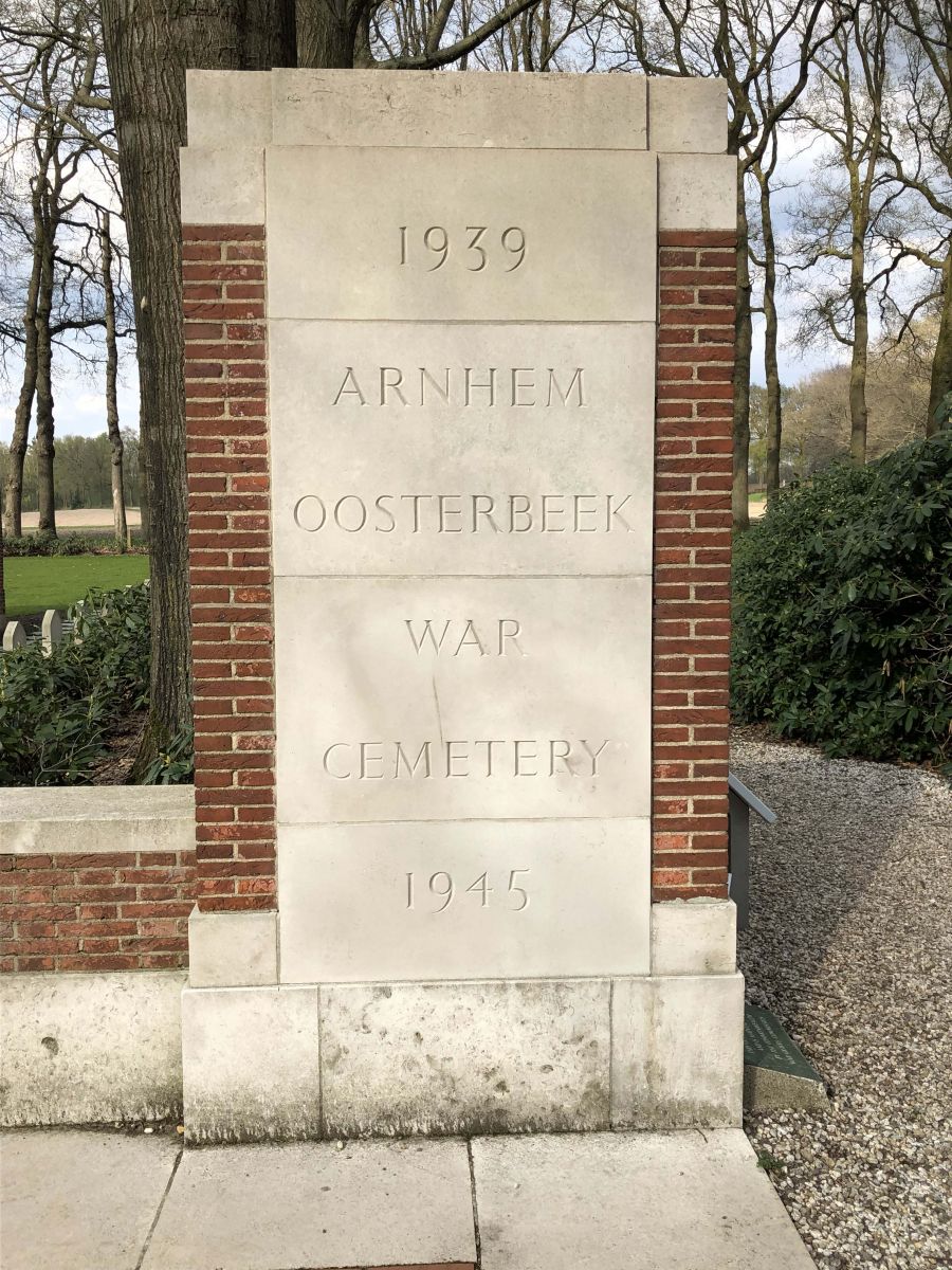 Arnhem Oosterbeek Commonwealth War Cemetery