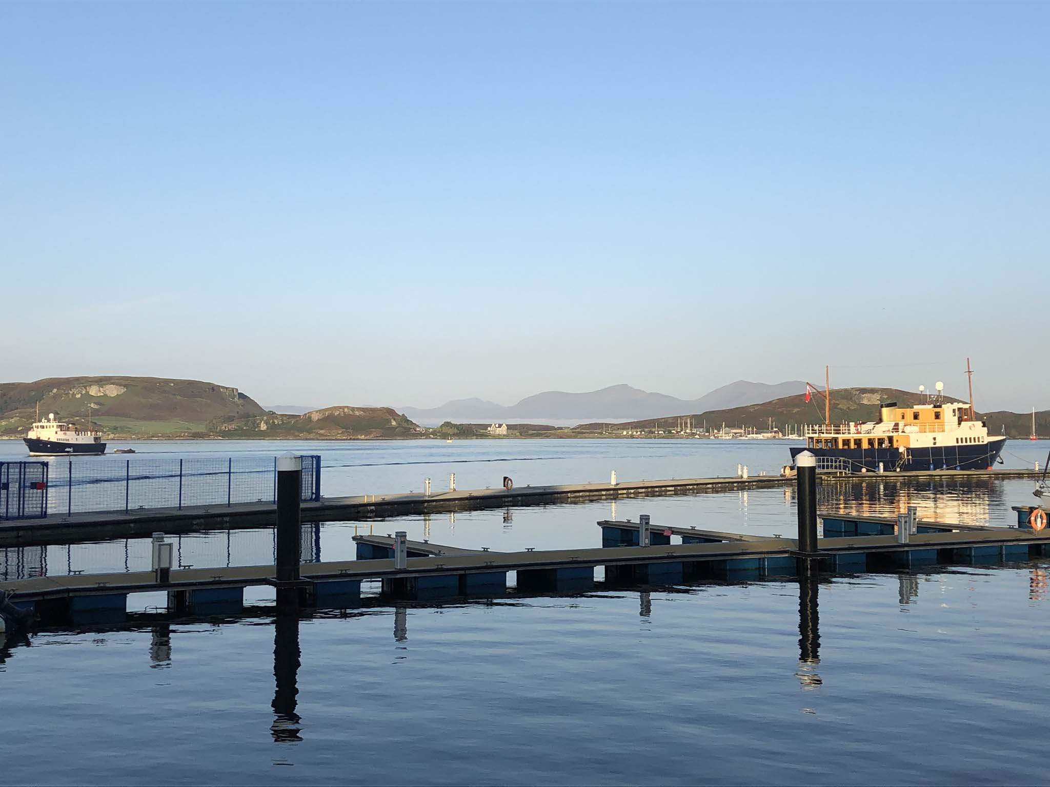 The quiet of the morning in Oban