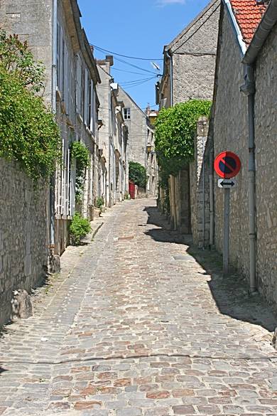 A wonderful preserved town near Paris