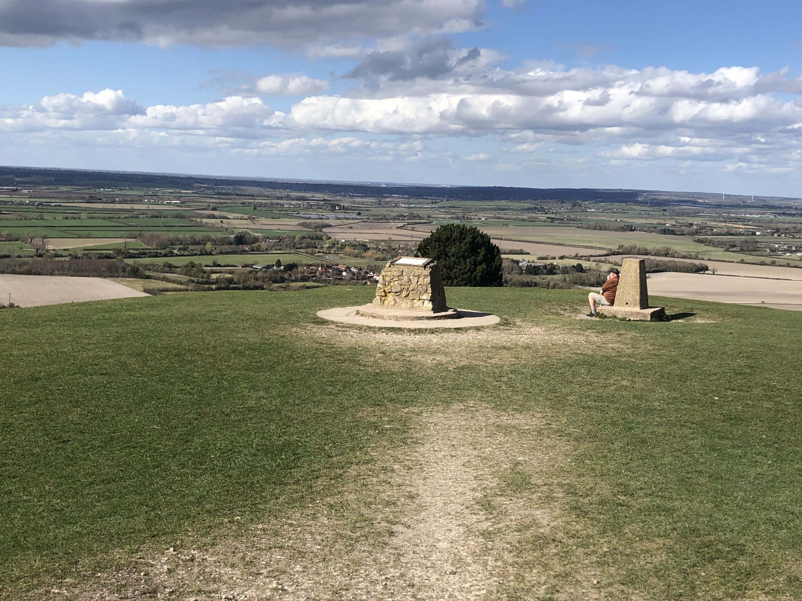 Ivinghoe Beacon, the end (or start!) of the trail