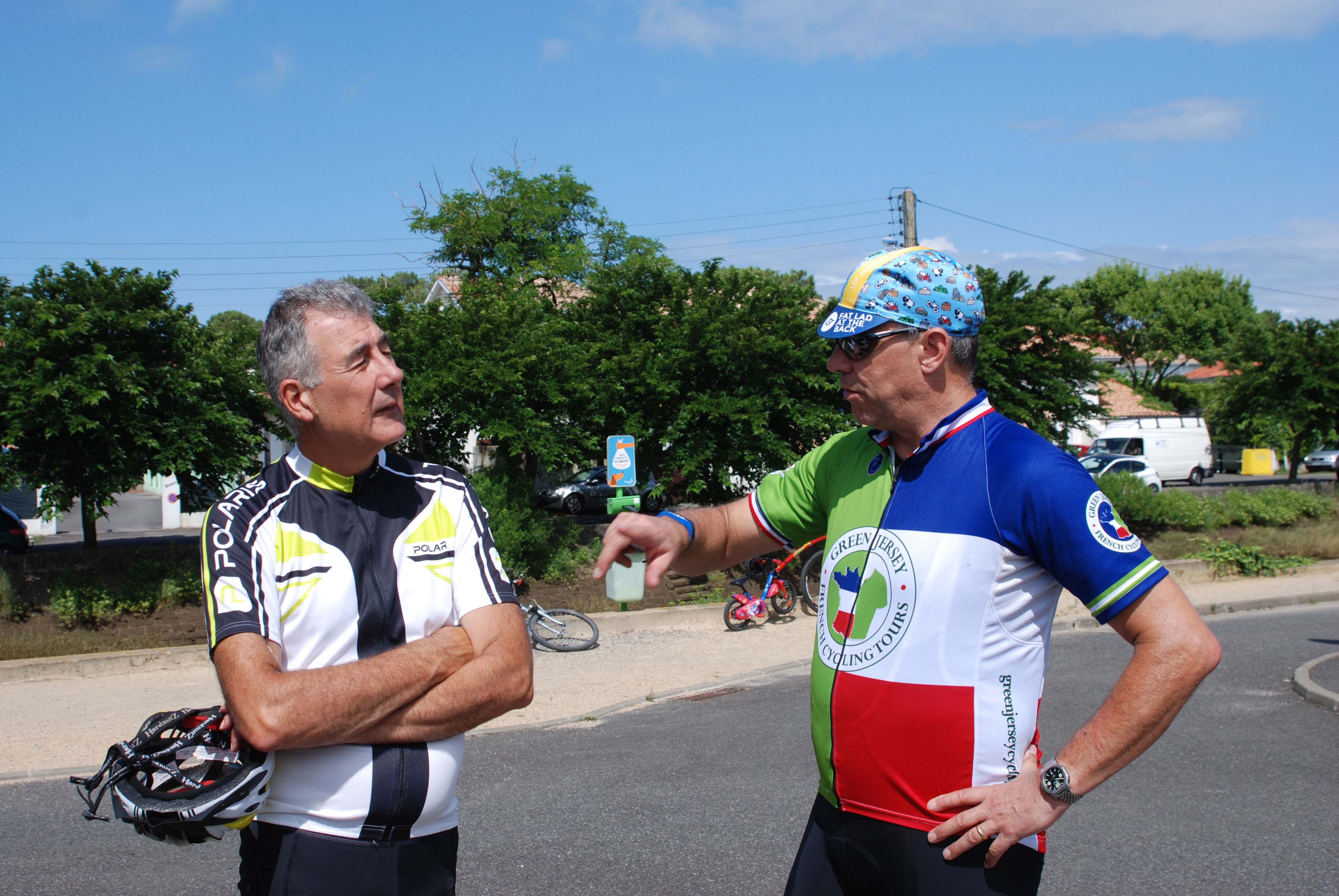 Coffee break on our cycling tour along the French Atlantic Coast